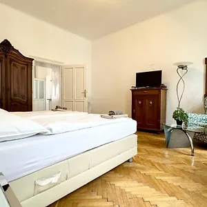 Apartment Cosy Located At Famous Kutschkermarkt, Wien